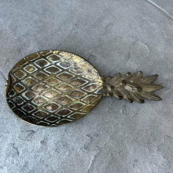 Vintage Brass Pineapple Soap Dish - Picture 8 of 8